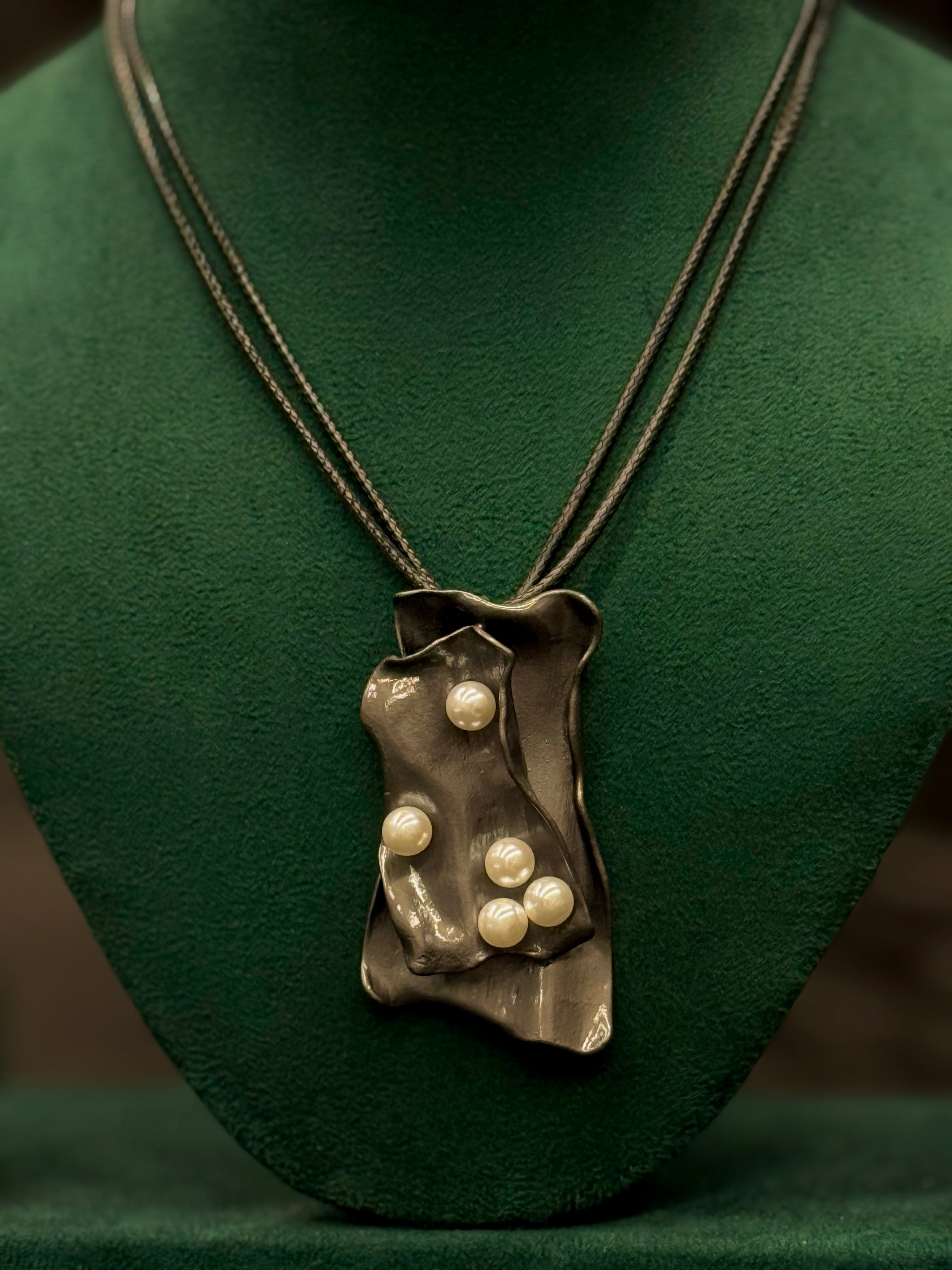 Oxidized  Pearl Pendant Necklace - Artistic Statement Jewellery for Women | T302504191