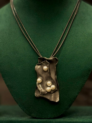 Oxidized  Pearl Pendant Necklace - Artistic Statement Jewellery for Women | T302504191