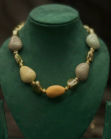 Beige & Gold Beaded Necklace - Elegant Statement Jewellery for Women | T302615435