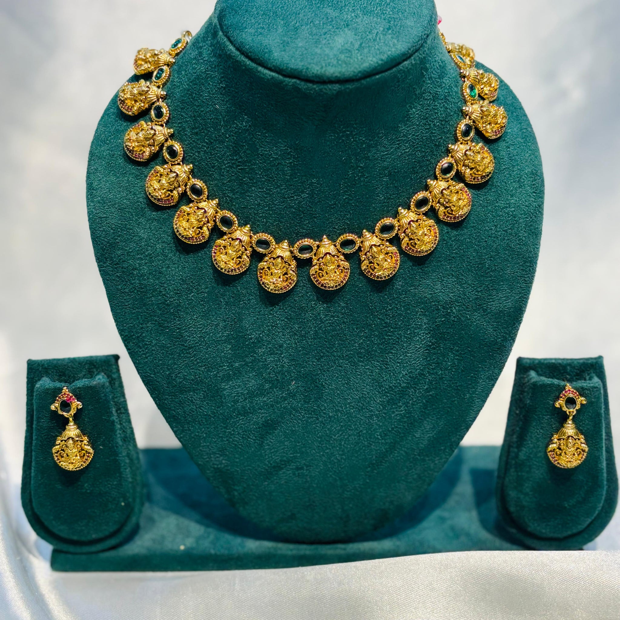 Exquisite Gold-Plated Traditional Temple Necklace Set with Earrings