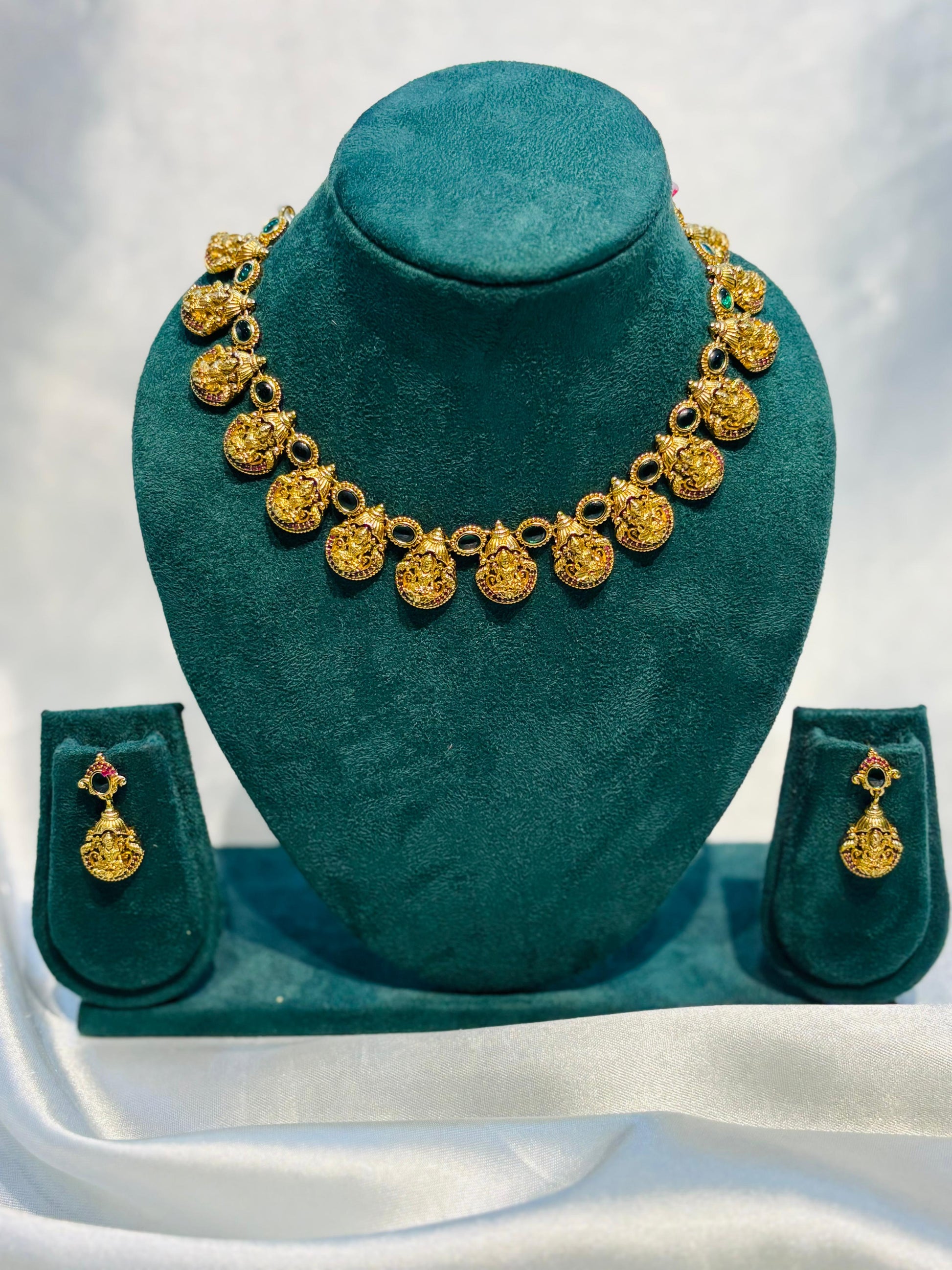 Exquisite Gold-Plated Traditional Temple Necklace Set with Earrings