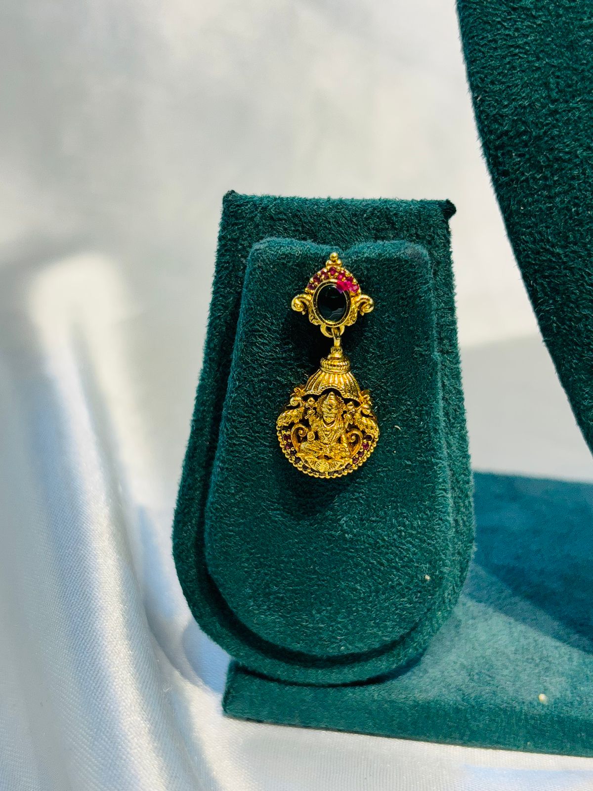 Exquisite Gold-Plated Traditional Temple Necklace Set with Earrings