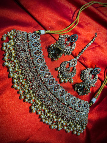 Elegant Bridal Choker Set with Sparkling Stones  |  LB223