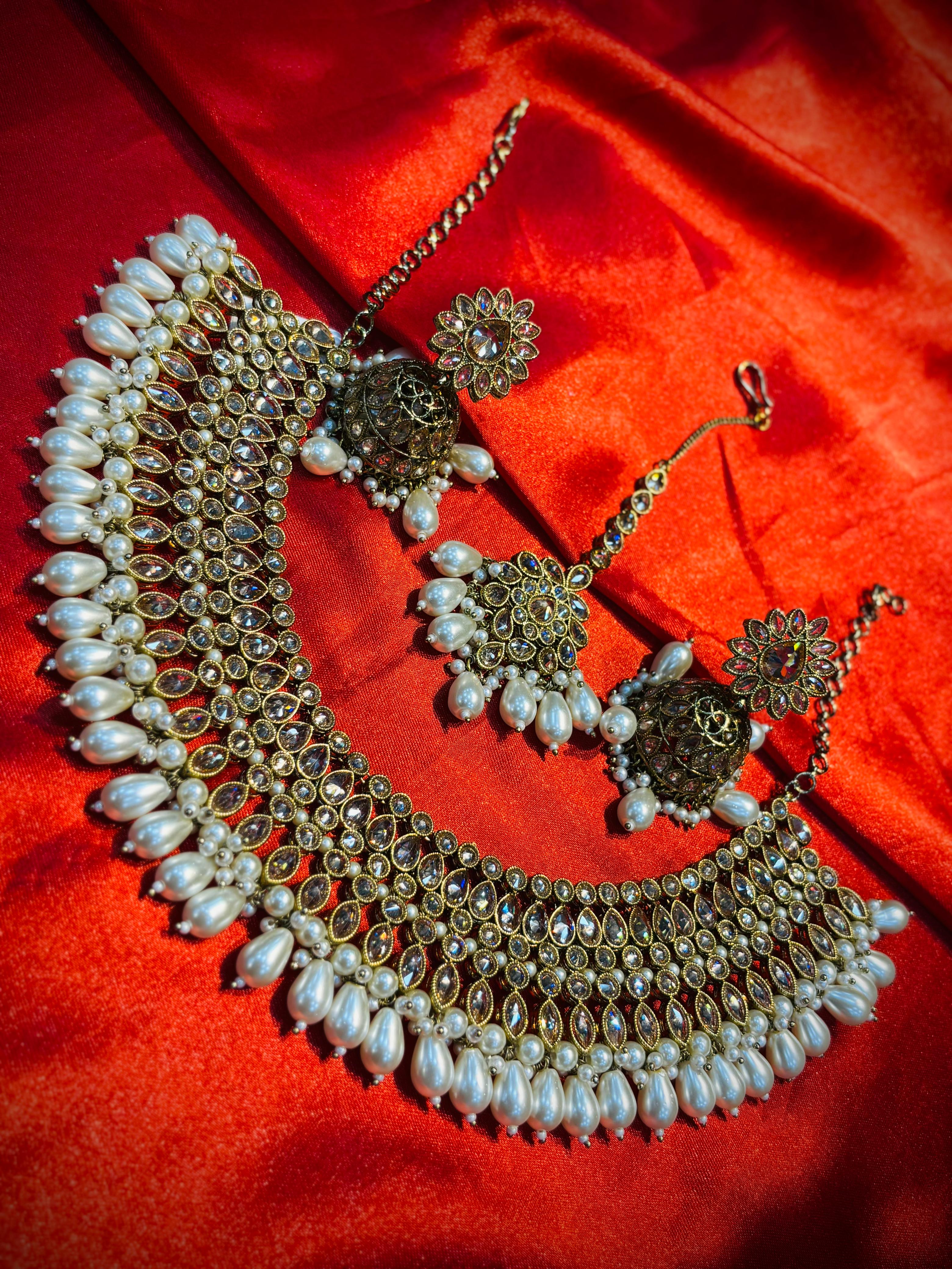 Luxury Bridal Choker Necklace Set with Shimmering Stones  |  LB224