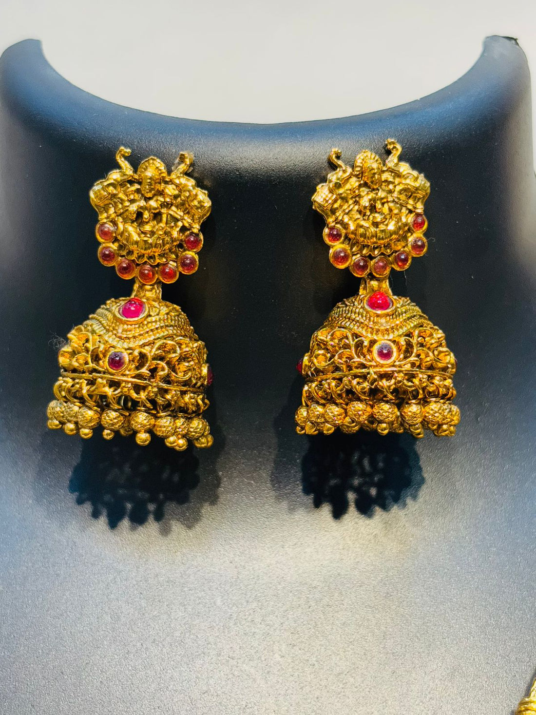 Trendy Women’s Long Chain Necklace – Fashionable Statement Jewelry |  LB232