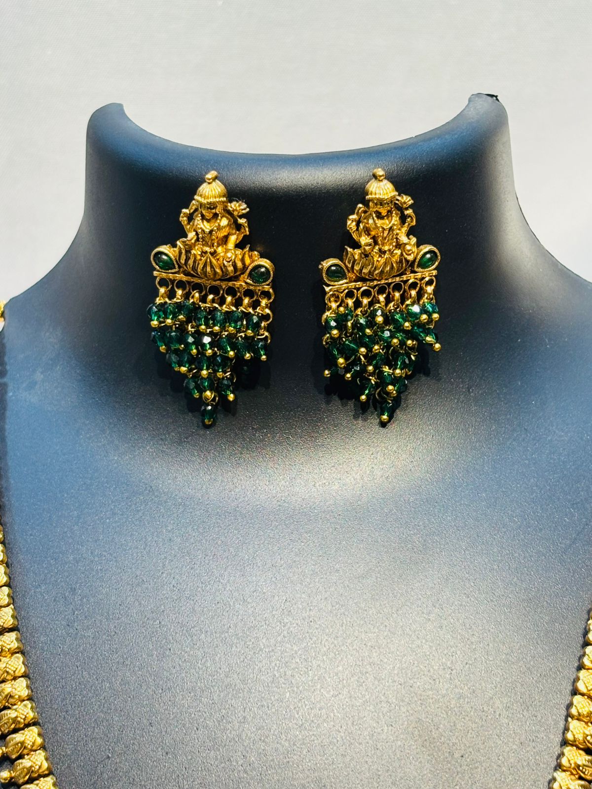 Elegant Women’s Long Chain Necklace – Classic Fashion Jewelry  |  LB233