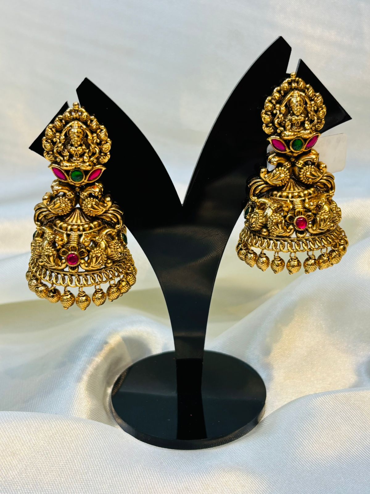 Antique Earrings – Timeless Statement Jewelry  |  LB242