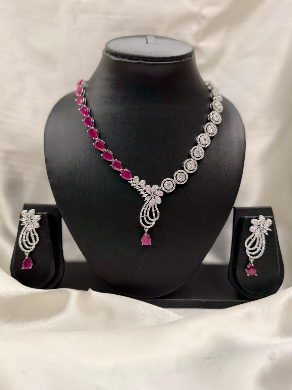 ELEGANT AMERICAN DIAMOND NECKLACE  LLB -288