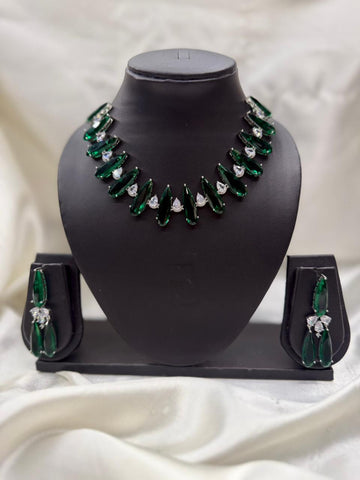 EMERALD GREEN CRYSTAL STONE NECKLACE SET ELEGANT WHITE STONE PARTY WEAR JEWELRY LLB291