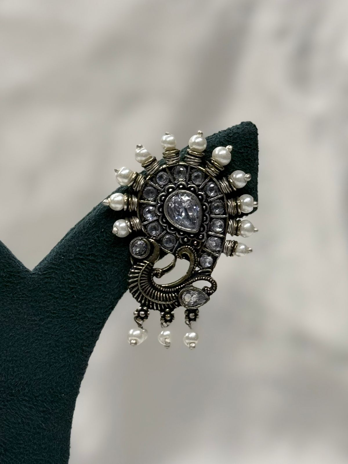 Oxidised Silver Kundan Stud Earrings with Pearl Detailing,llb615