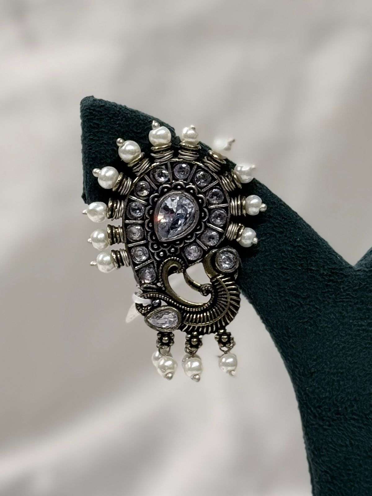 Oxidised Silver Kundan Stud Earrings with Pearl Detailing,llb615