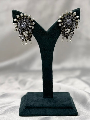 Oxidised Silver Kundan Stud Earrings with Pearl Detailing,llb615