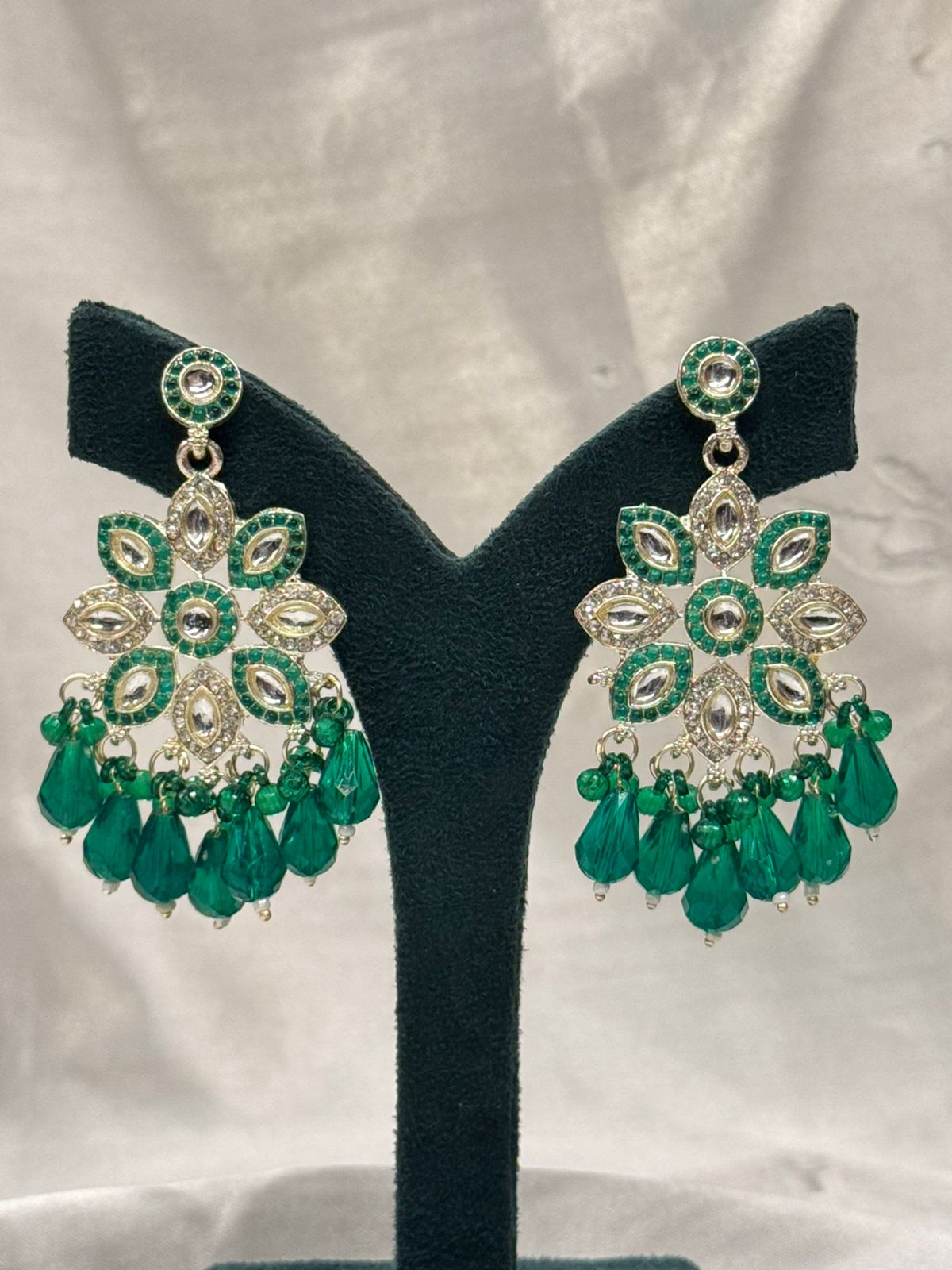 function wear jhumkas green color,llb670