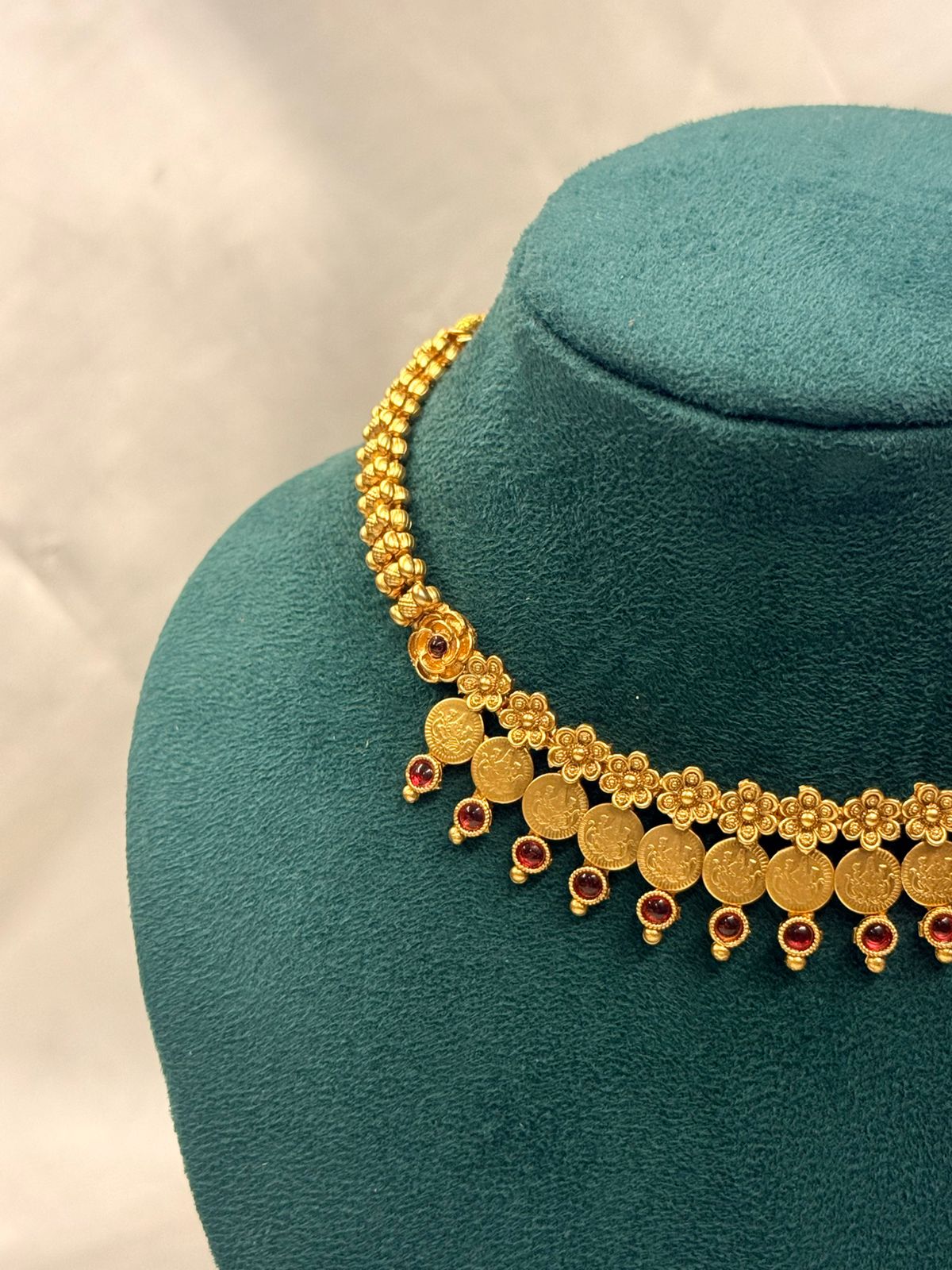 Traditional Gold Temple Coin Necklace Set,llb719