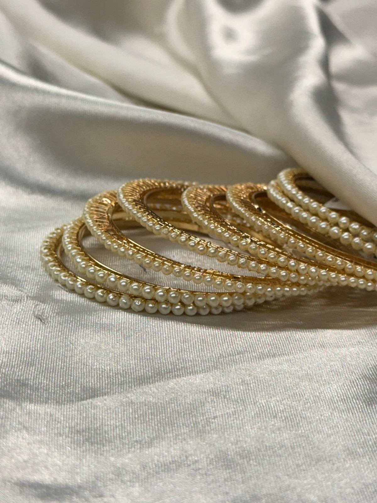 4 set pearl bangles, llb751