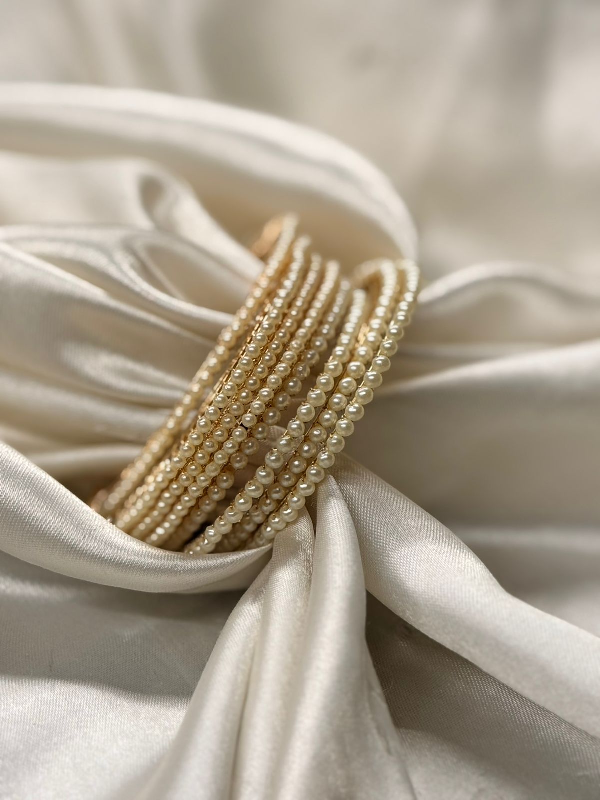4 set pearl bangles, llb751