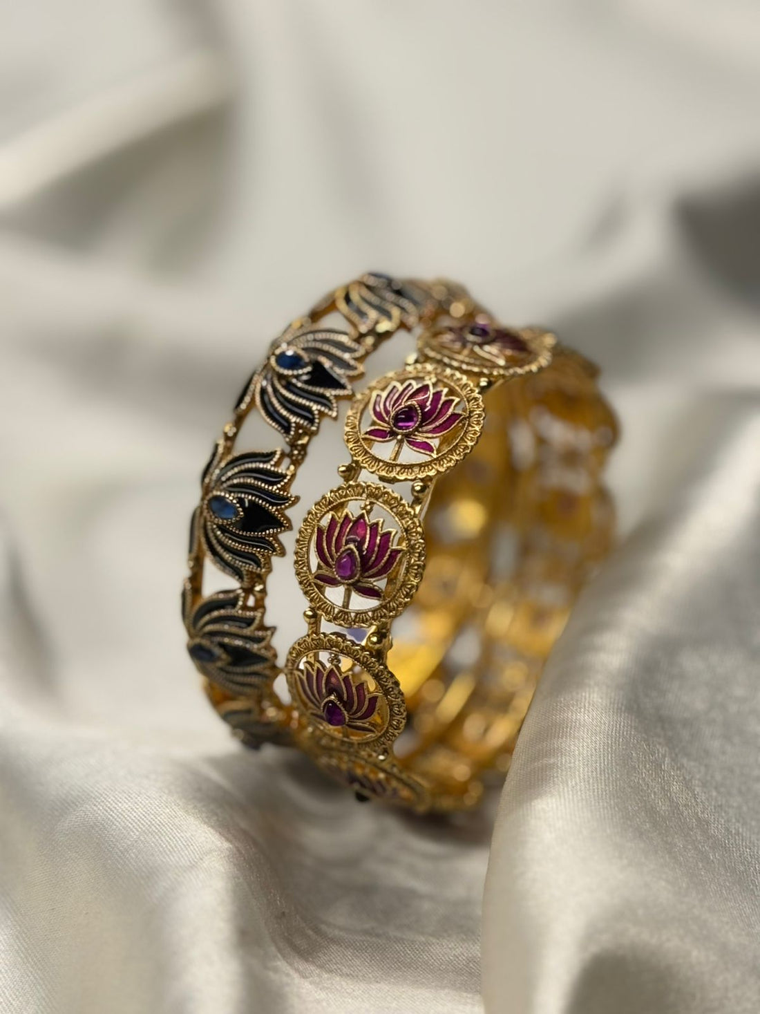 Buy 1 Get 1 free ,traditional lotus design gold bangale ,llb750