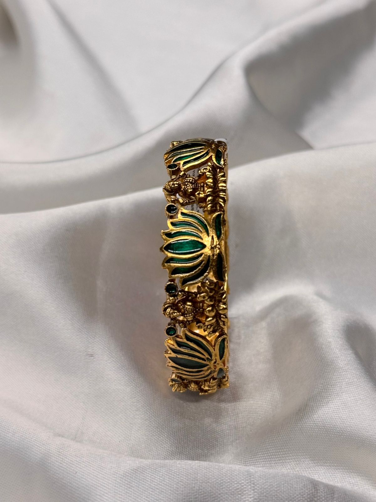 Buy 1 Get 1 free traditional lotus bangle,llb753