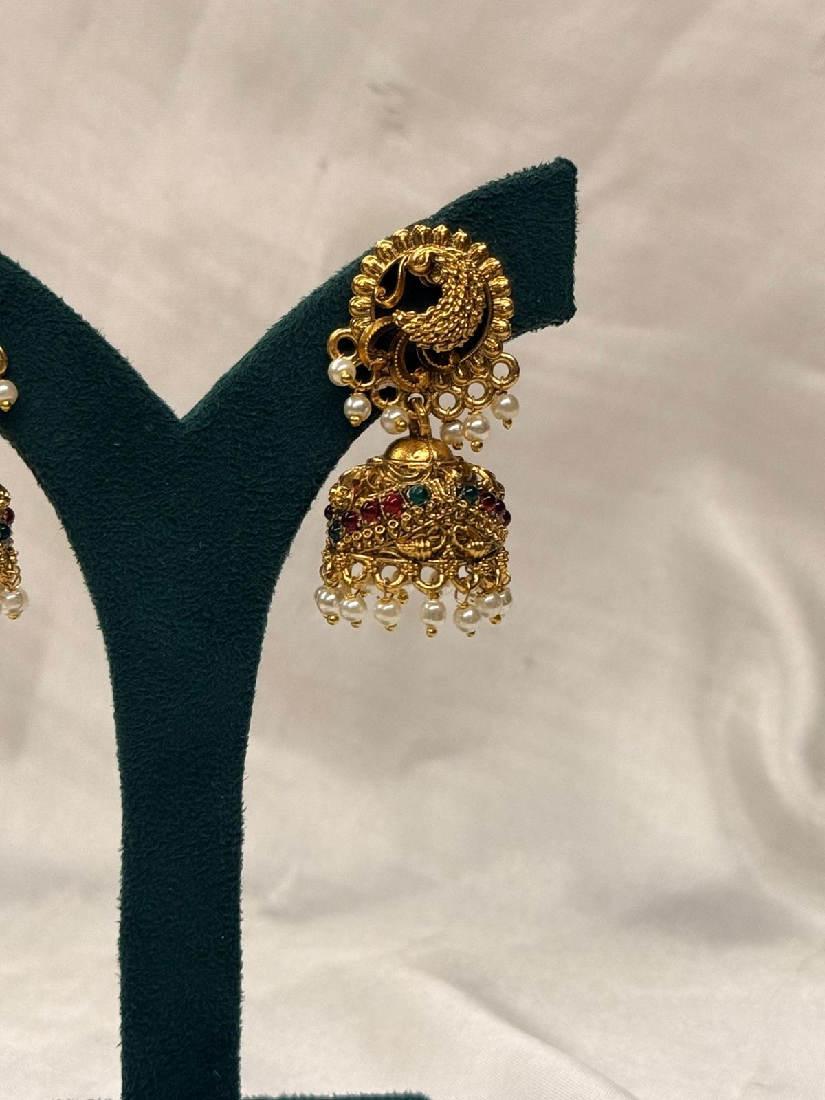 antiqu gold-finish peacock jhumka,llb761