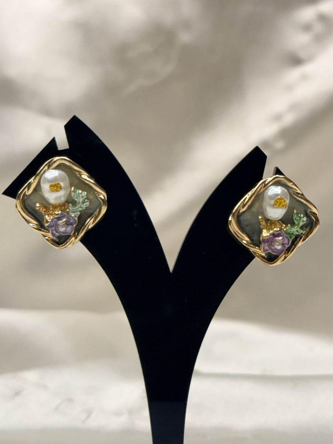 Vintage Floral Enamel Studs,llb0669
