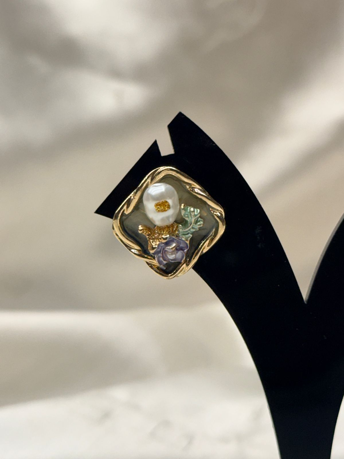 Vintage Floral Enamel Studs,llb0669