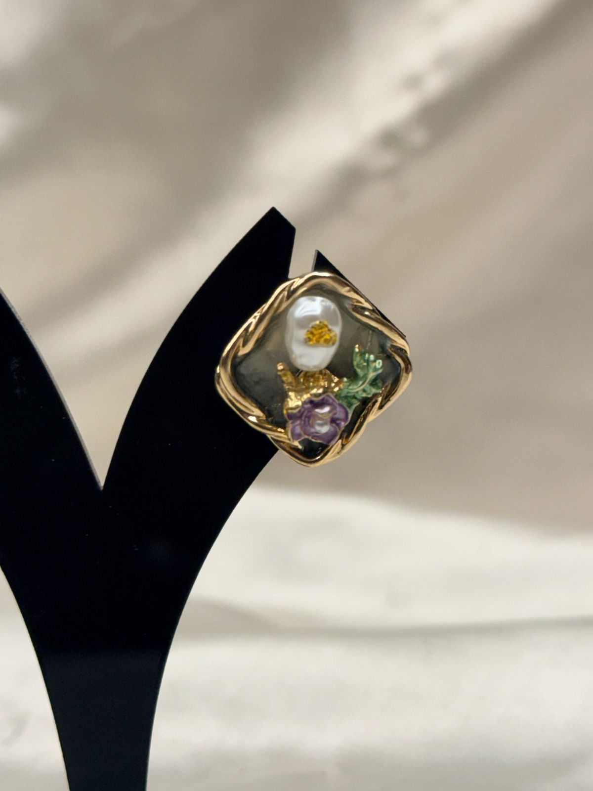Vintage Floral Enamel Studs,llb0669