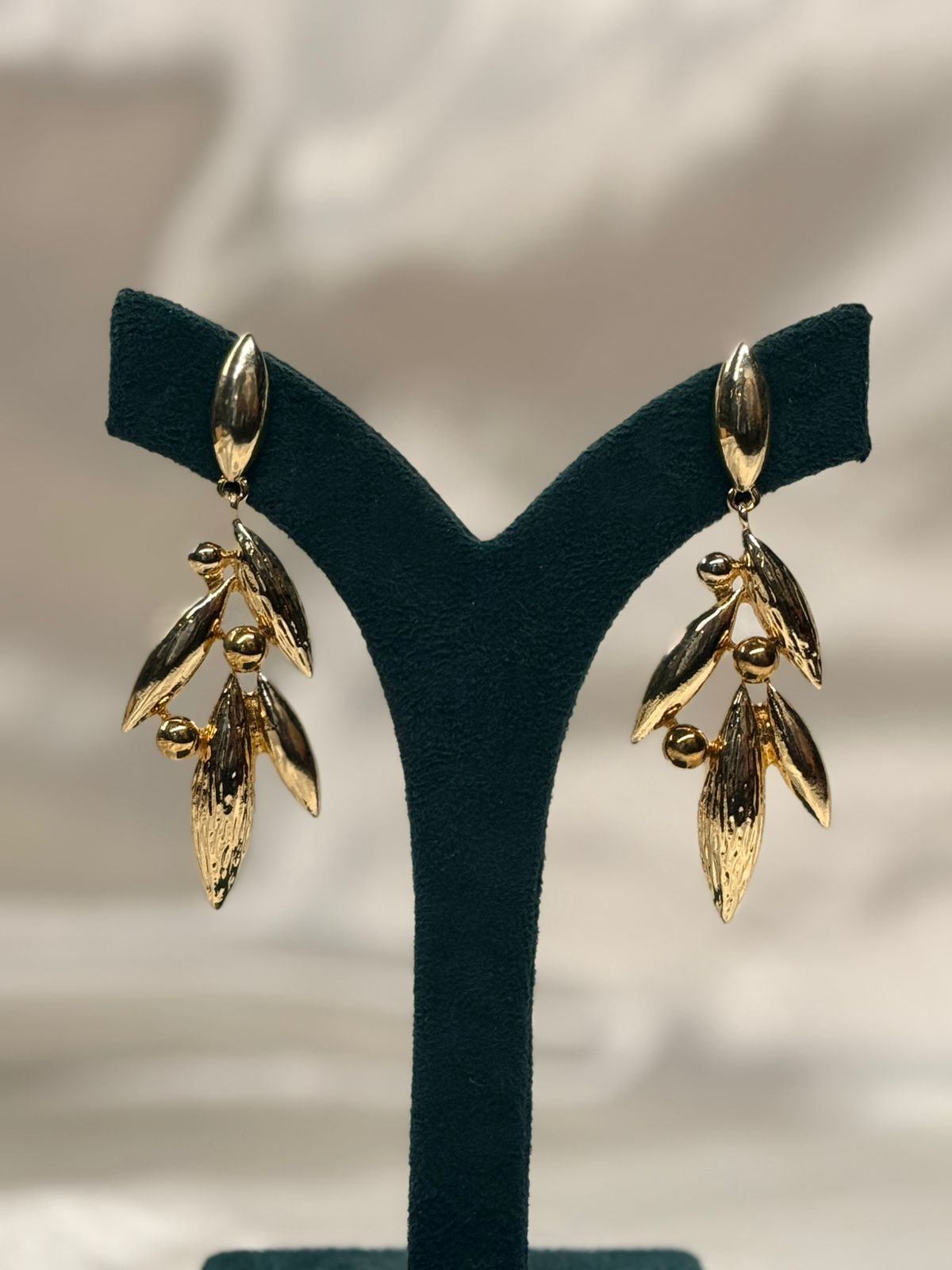 Elegant Gold Leaf Cluster Drop Earrings for Women,llb779