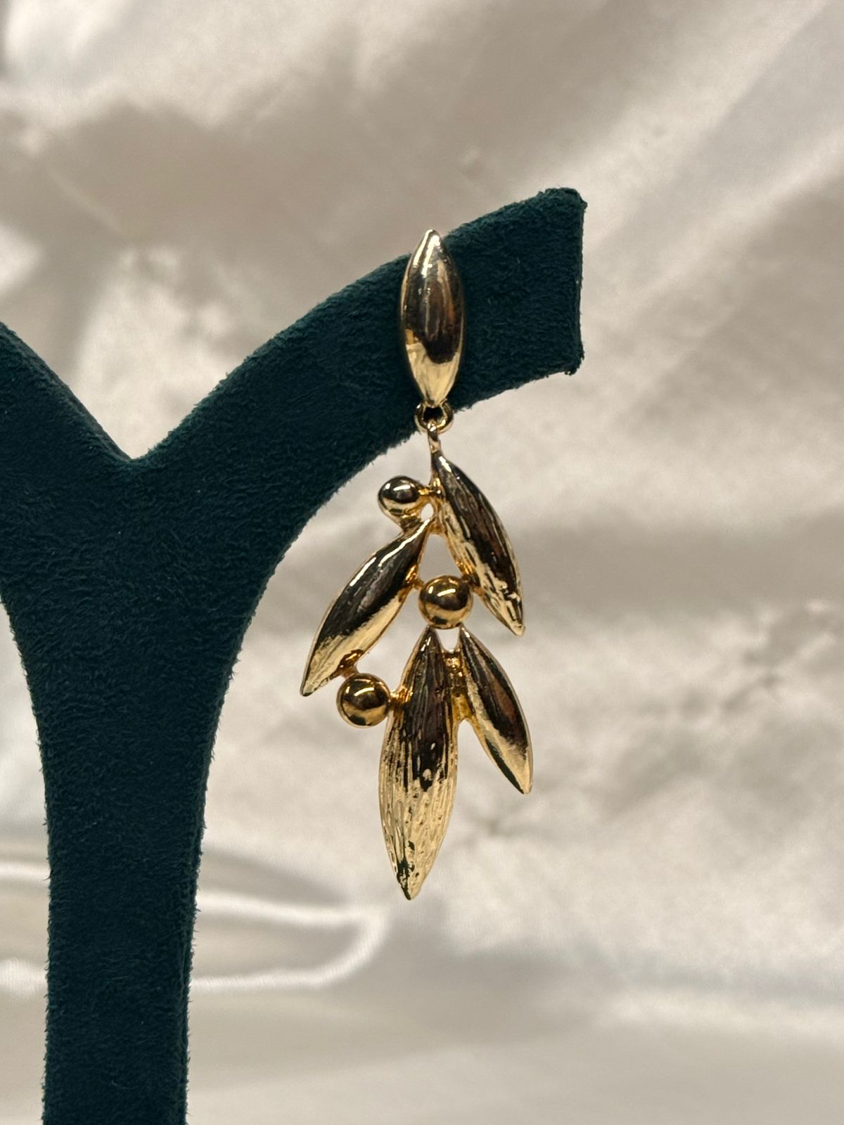 Elegant Gold Leaf Cluster Drop Earrings for Women,llb779