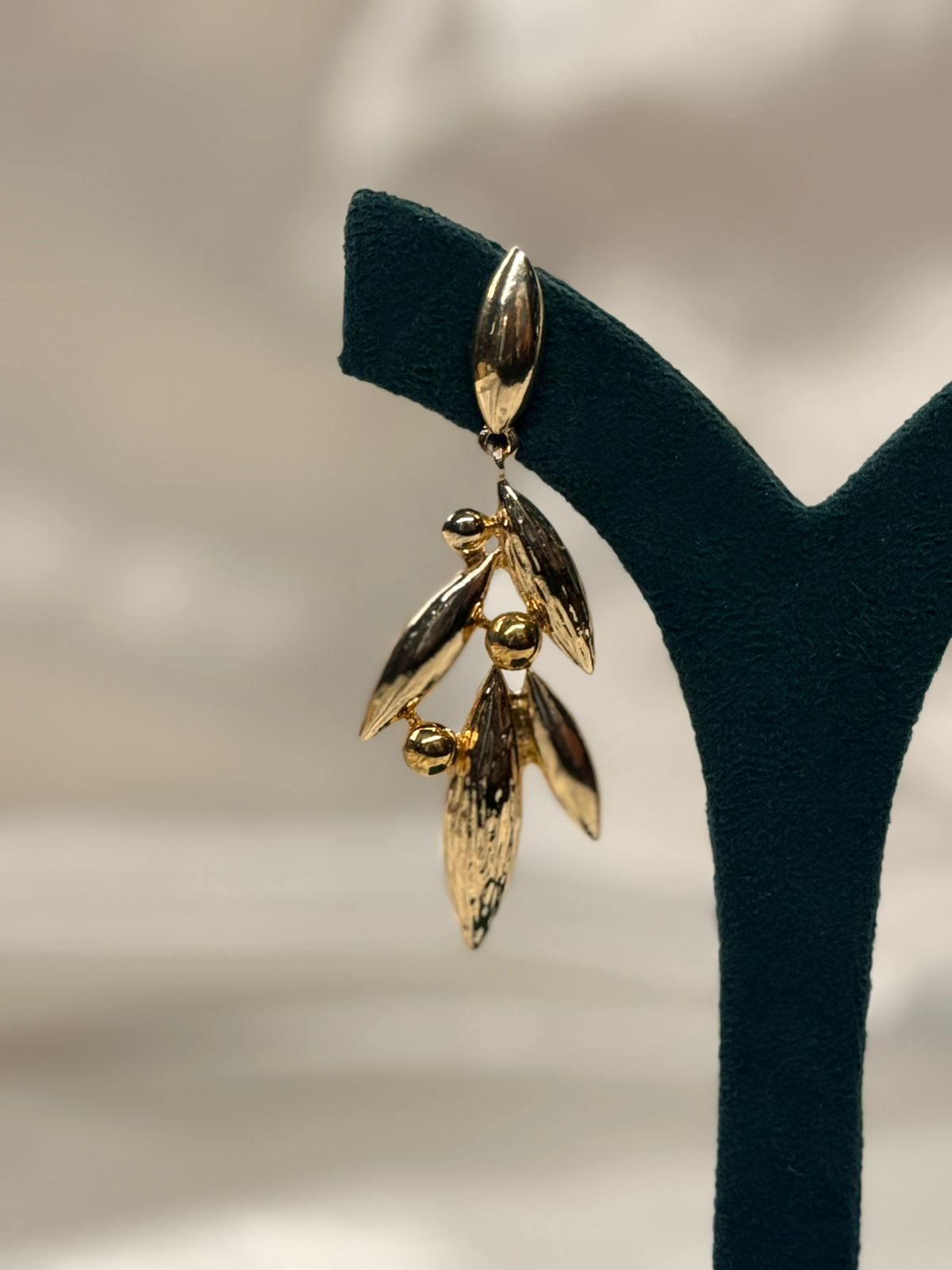 Elegant Gold Leaf Cluster Drop Earrings for Women,llb779