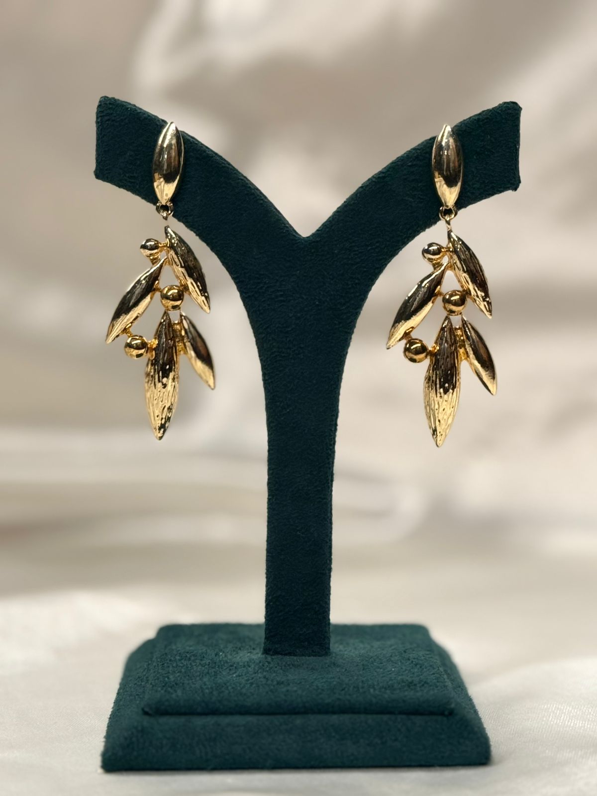 Elegant Gold Leaf Cluster Drop Earrings for Women,llb779