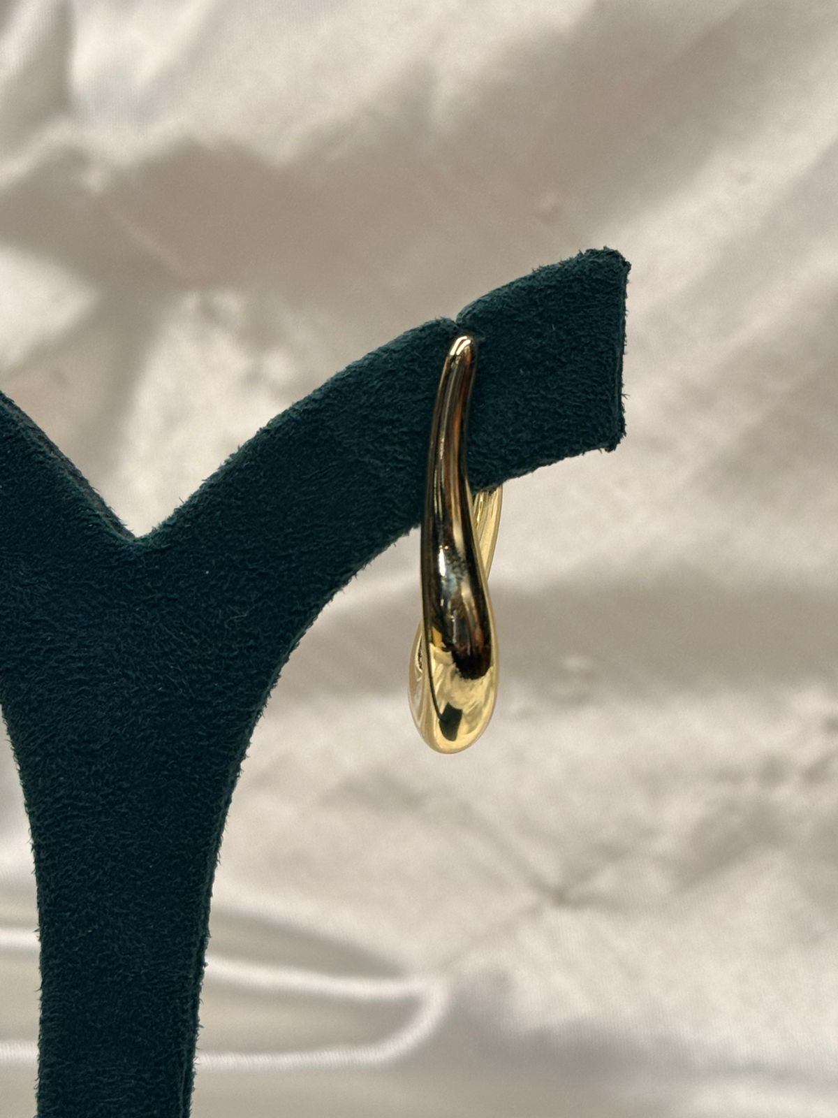 Bold Gold Teardrop Hoop Earrings,llb774