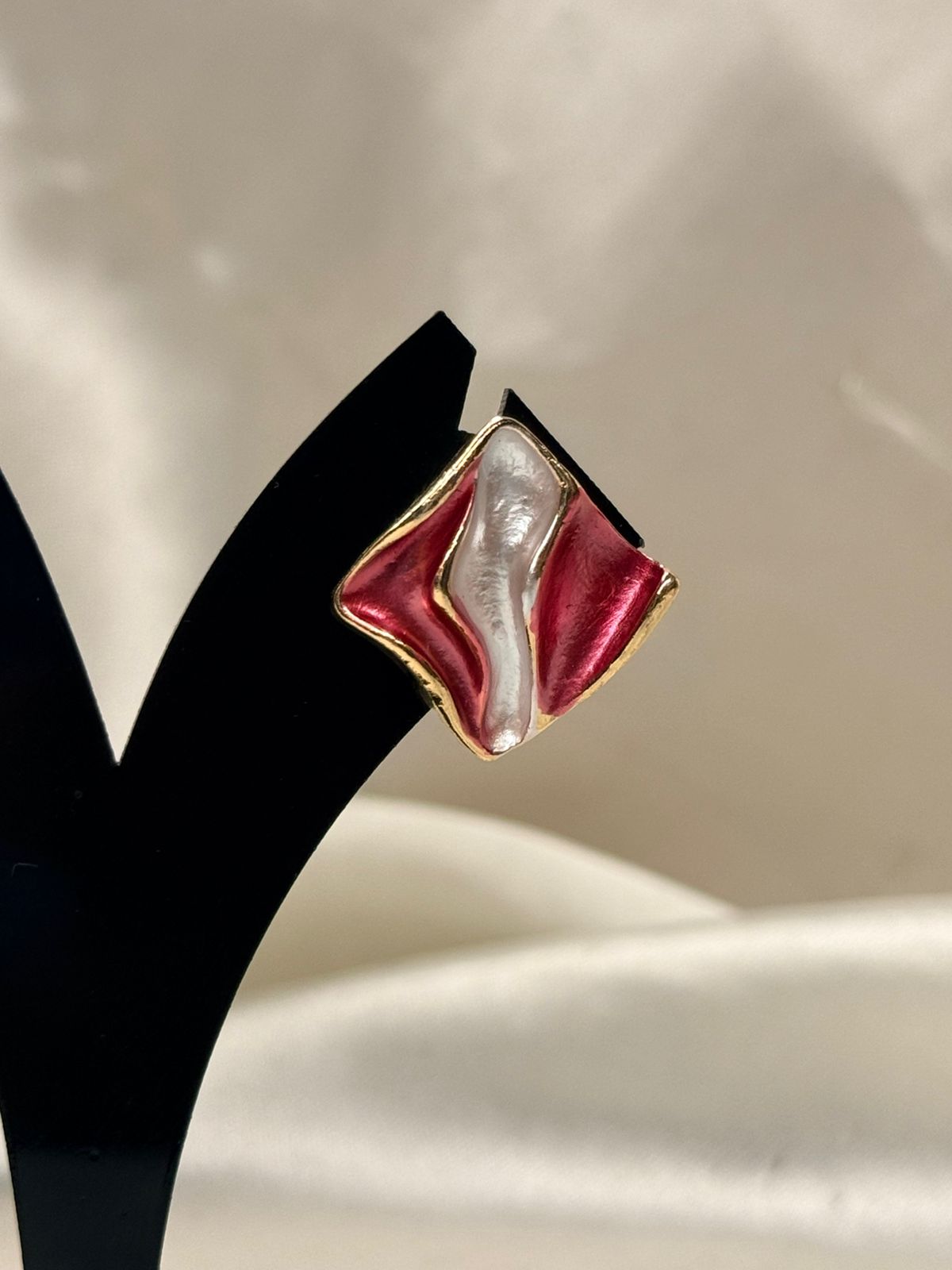 Red Enamel & Pearl Stud Earrings,llb789