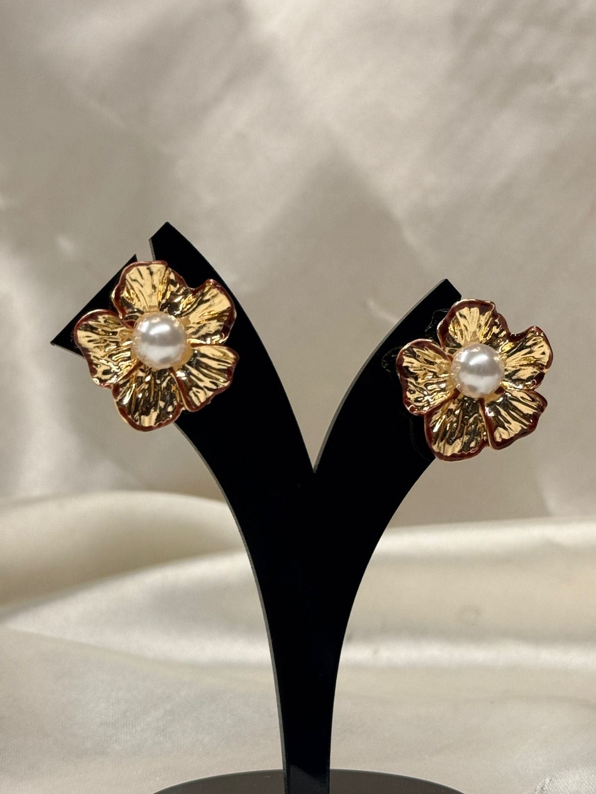 Large Textured Gold Flower Stud Earrings,llb804