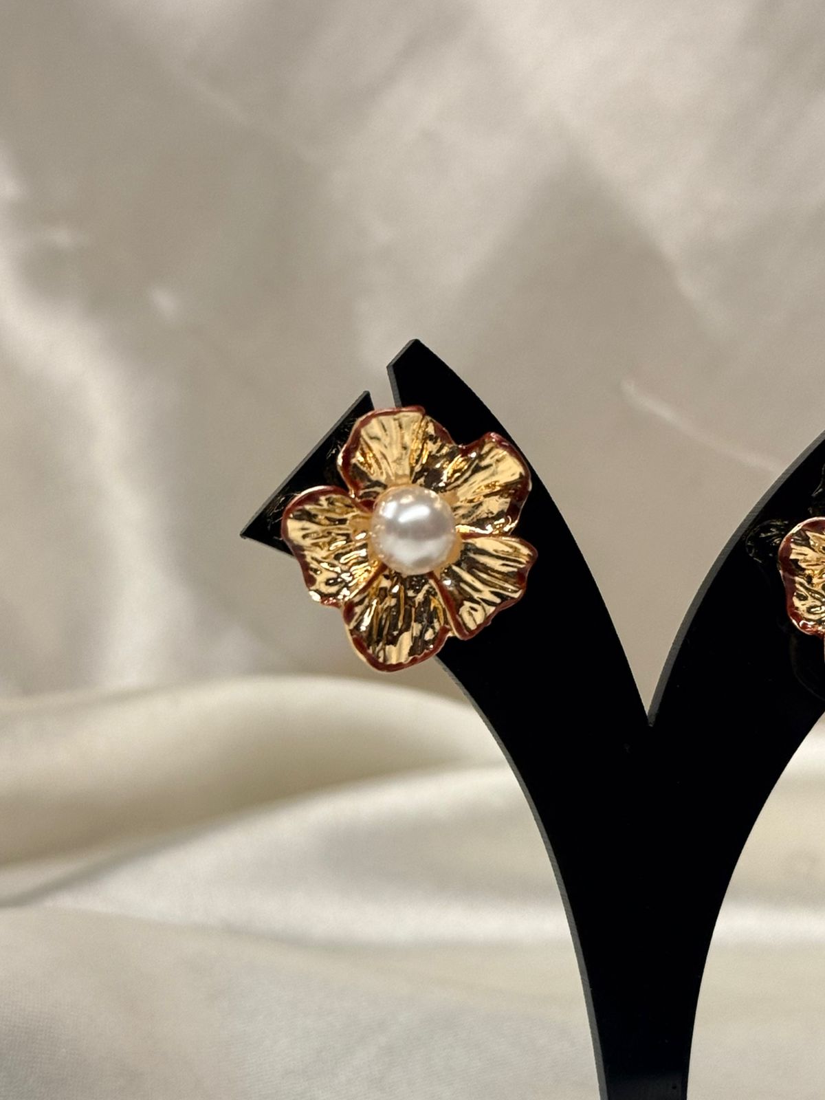 Large Textured Gold Flower Stud Earrings,llb804
