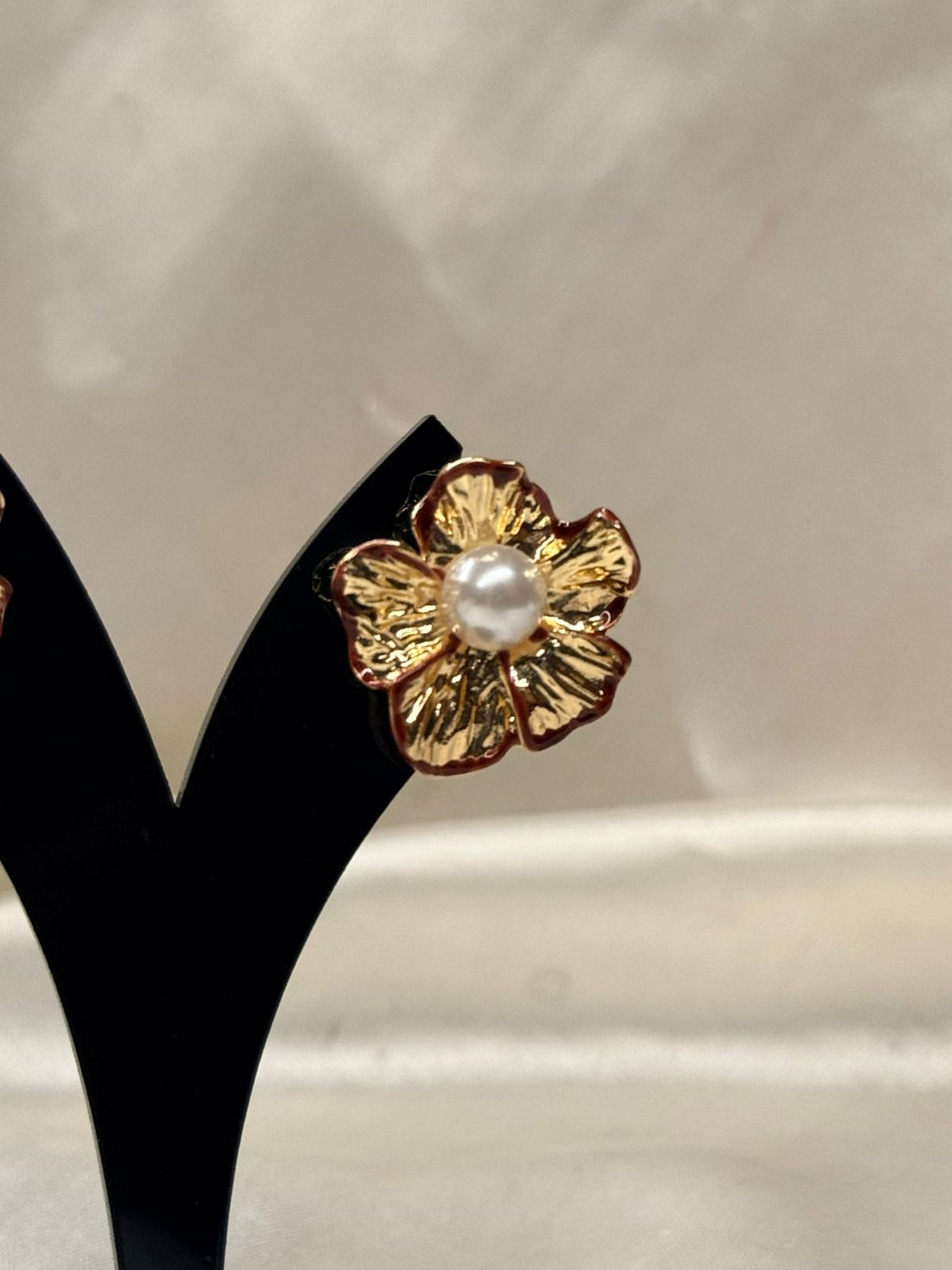Large Textured Gold Flower Stud Earrings,llb804