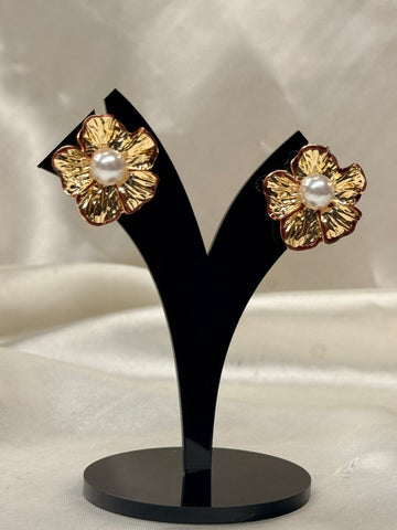 Large Textured Gold Flower Stud Earrings,llb804