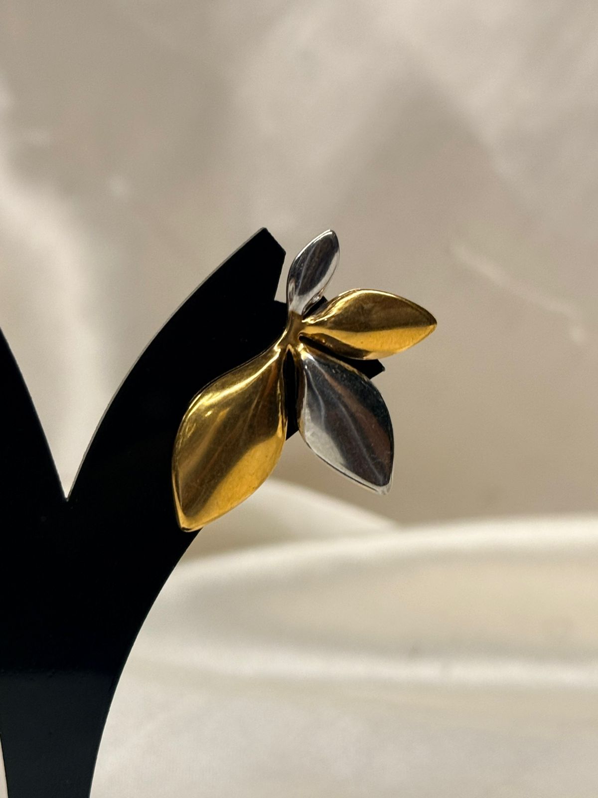 Elegant Leaf Design Gold & Silver Earring,llb797