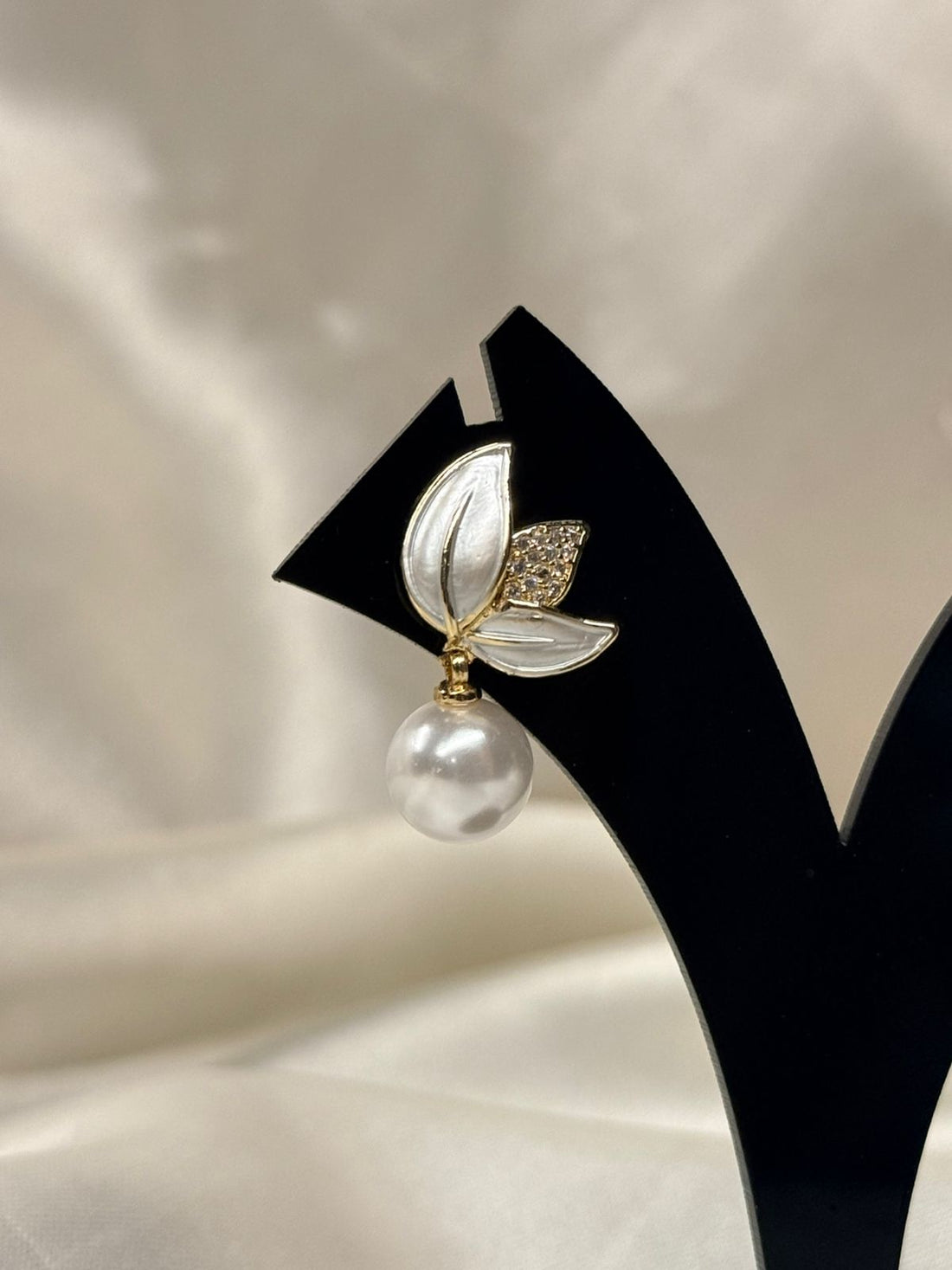 Elegant Pearl Drop Leaf Earrings,llb798