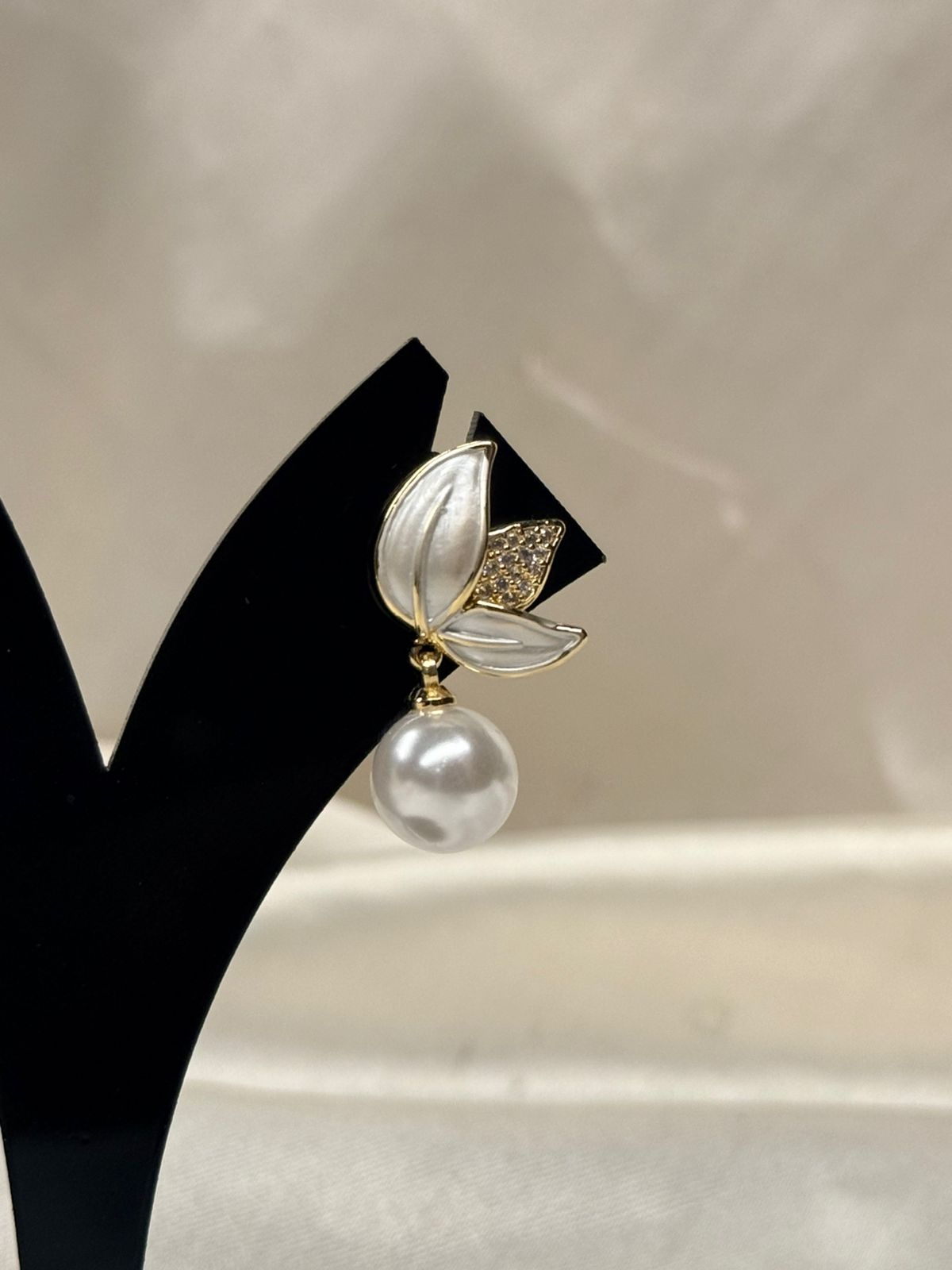 Elegant Pearl Drop Leaf Earrings,llb798