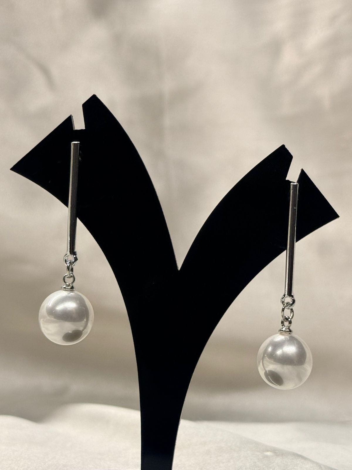 Minimalist Pearl Drop Earring,llb821