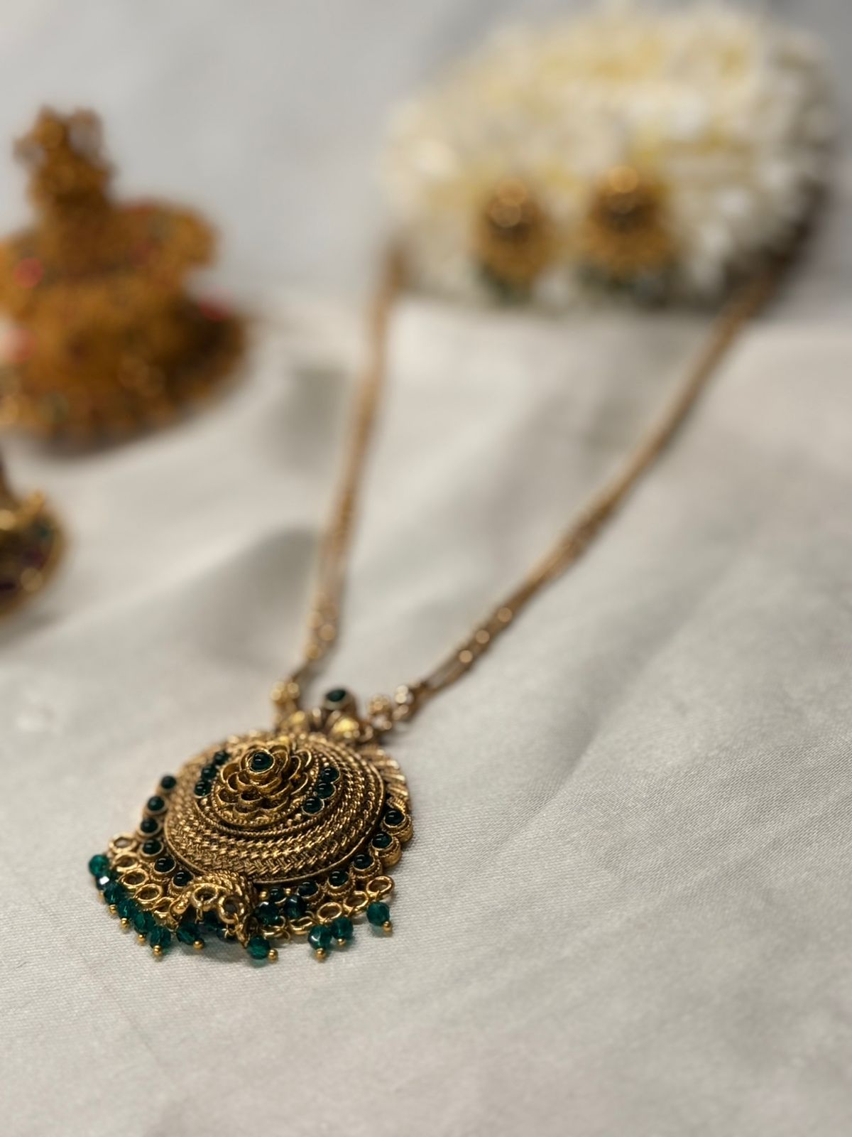 vishu collection,Antique Gold Floral Pendant Necklace Set,llb839