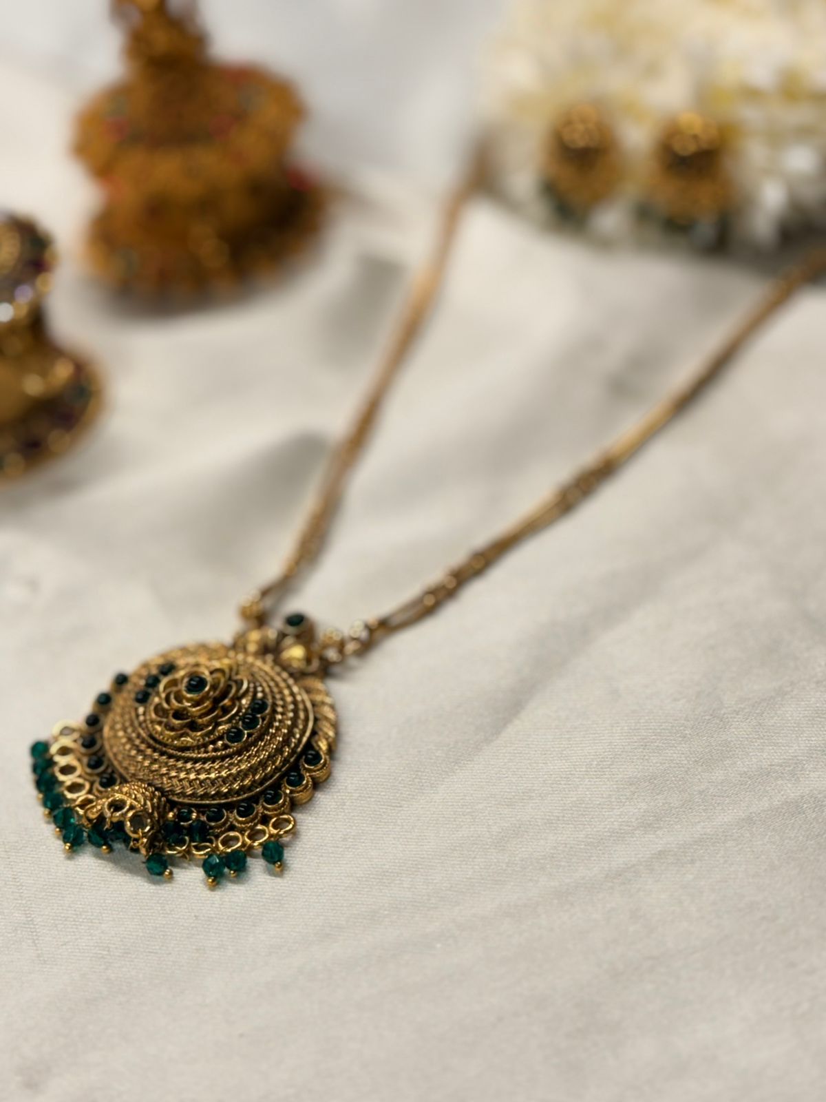 vishu collection,Antique Gold Floral Pendant Necklace Set,llb839