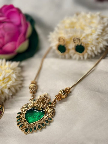 Antique Gold Finish with Emerald Green necklace,llb831