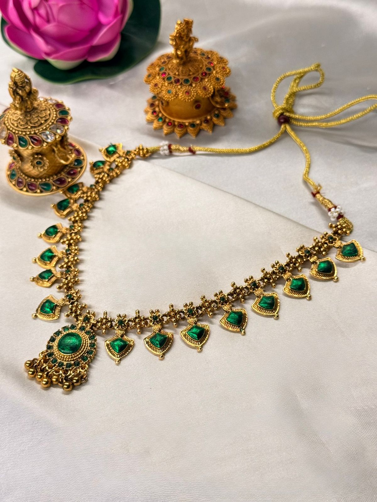 vishu collectionm,Emerald Green Stone Antique Necklace Set,llb838