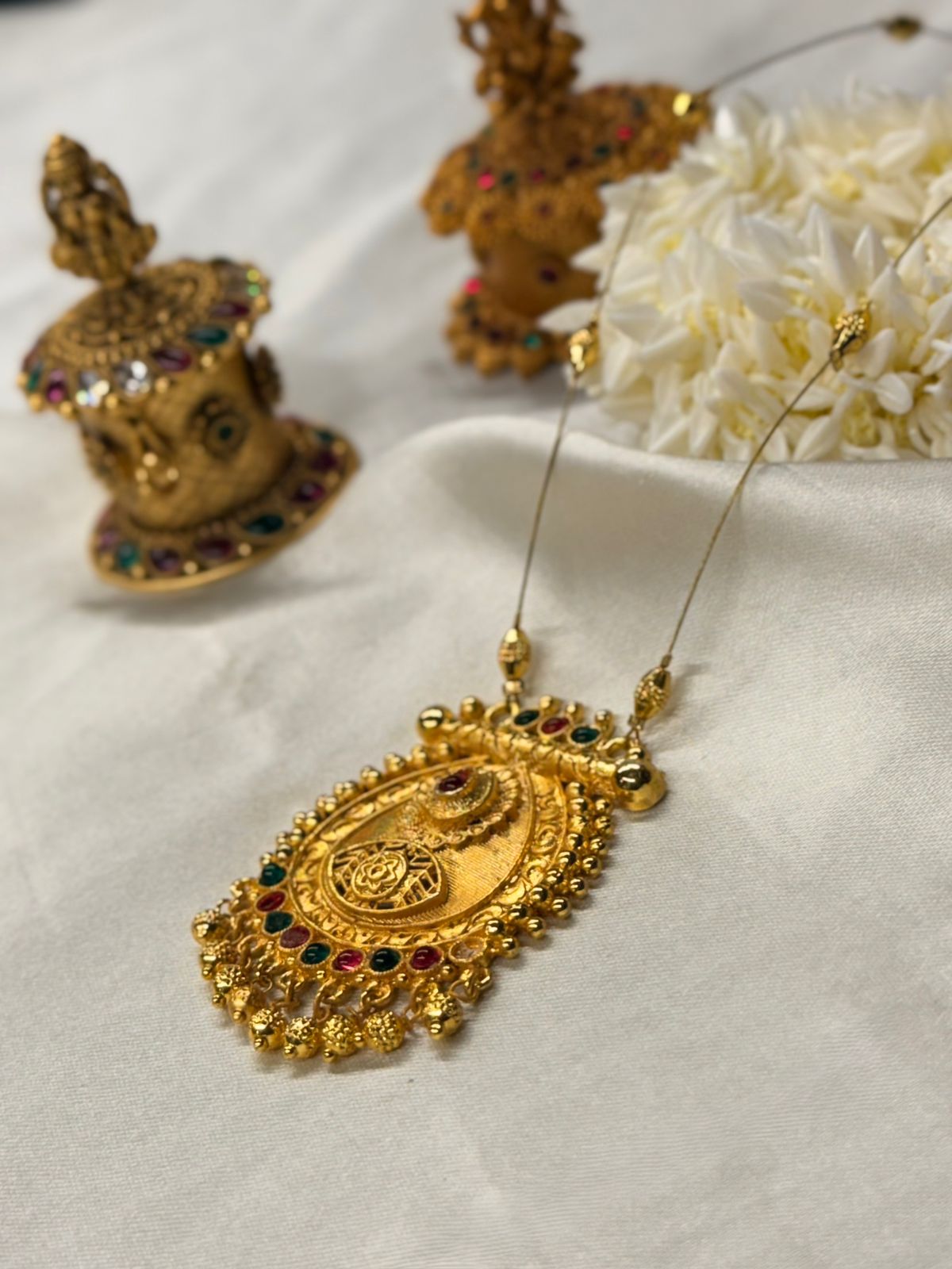 Exquisite Gold-Plated Teardrop Temple Pendant,llb830