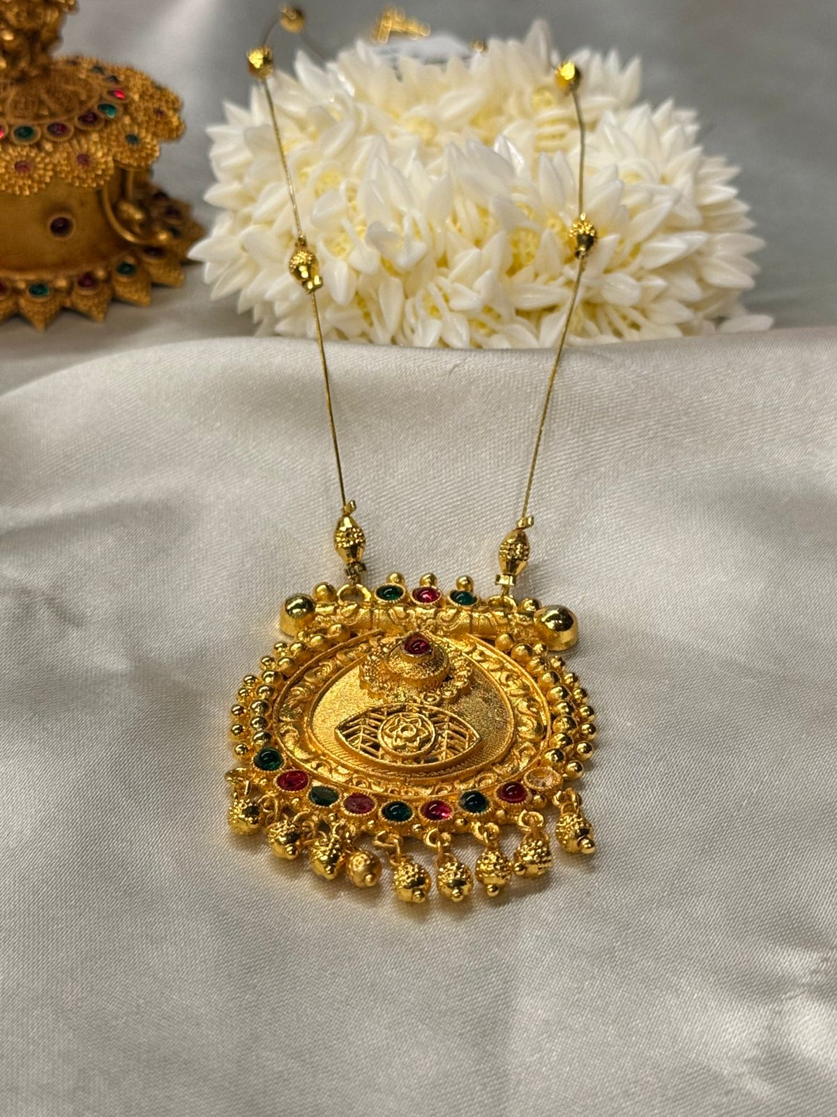 Exquisite Gold-Plated Teardrop Temple Pendant,llb830
