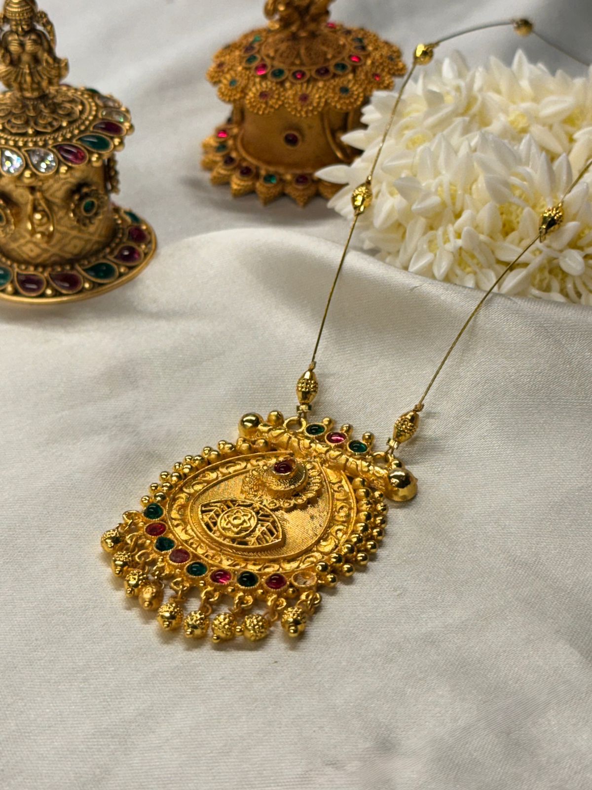 Exquisite Gold-Plated Teardrop Temple Pendant,llb830