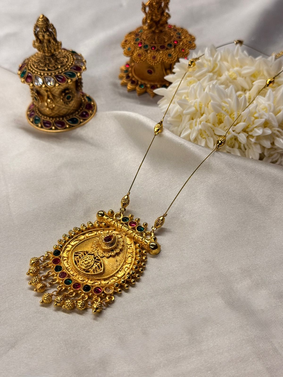 Exquisite Gold-Plated Teardrop Temple Pendant,llb830