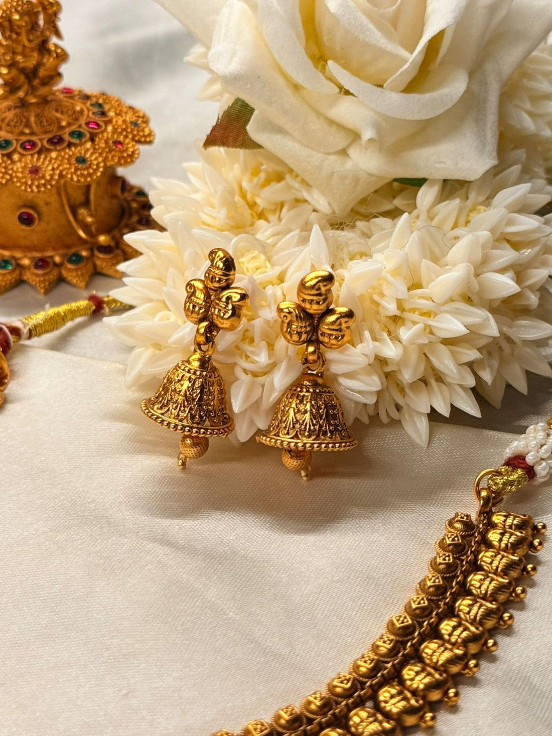 Antique Gold Guttapusalu Style Choker,llb833