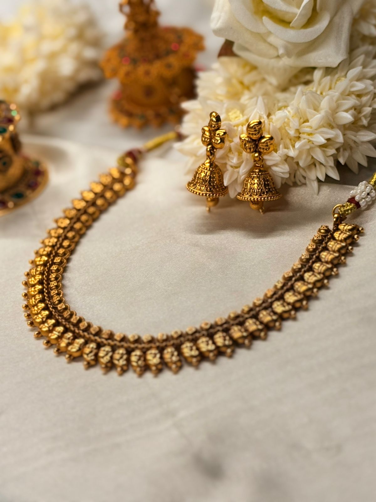 Antique Gold Guttapusalu Style Choker,llb833